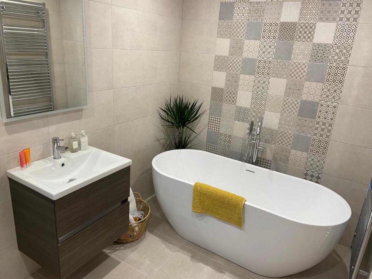 Beautiful Private Room And Bathroom Ballycastle Eksteriør billede